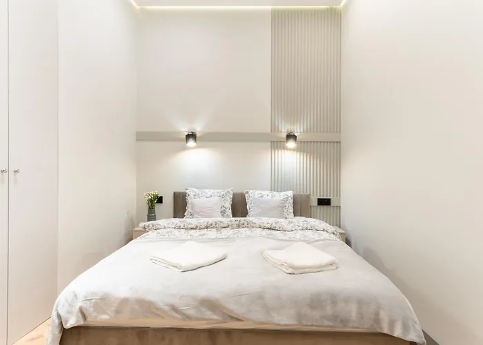 Charm & Comfort Renovated Gem In Old Town Sarego B *